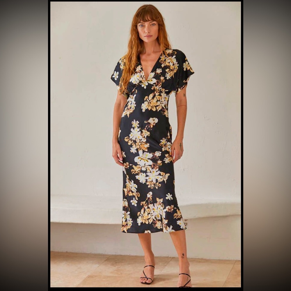 BY TOGETHER FLORAL SATIN DRESS ❤️IN STORES❤️